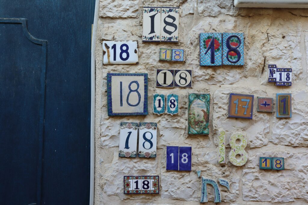 lior-t5pcB67Arew-unsplash Just turned 18 and showing the wonders to discvoer at 18